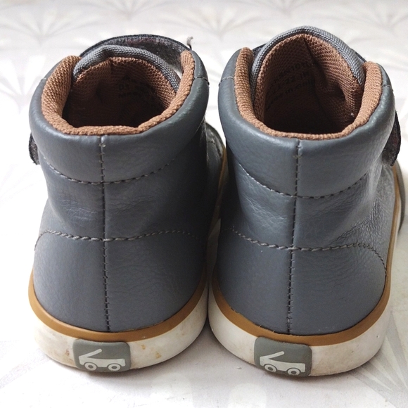 See Kai Run Gray and White Kids Sneakers - Picture 5 of 8